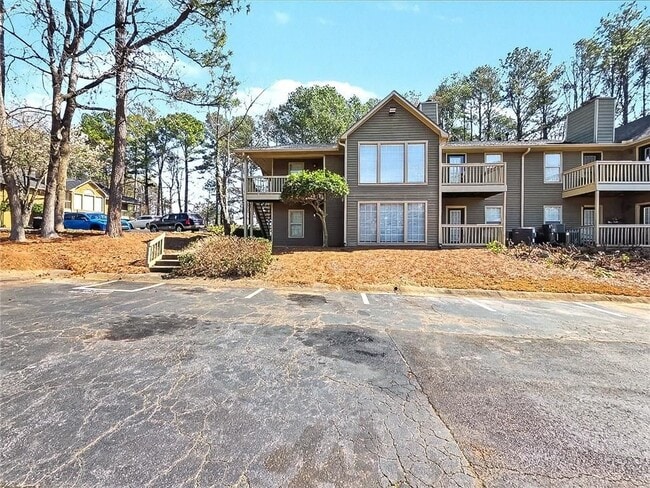 property at 1702 Country Park Dr