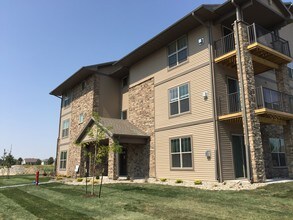 Village Park in Ames, IA - Foto de edificio - Building Photo