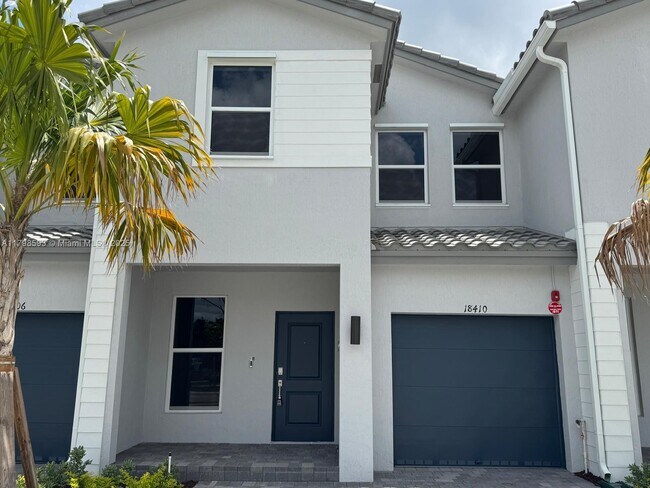18410 SW 2nd St in Pembroke Pines, FL - Building Photo - Building Photo