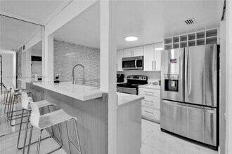 8575 NW 5th Ter, Unit 1504 in Miami, FL - Building Photo - Building Photo