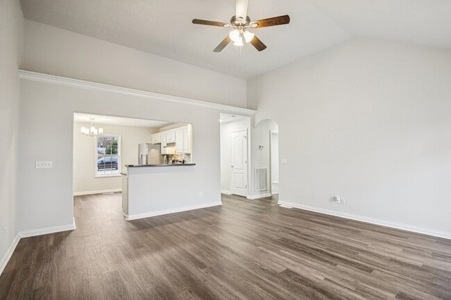 205 Christine Dr in Lebanon, TN - Building Photo - Building Photo