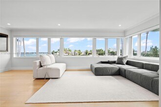 625 E Dilido Dr in Miami Beach, FL - Foto de edificio - Building Photo