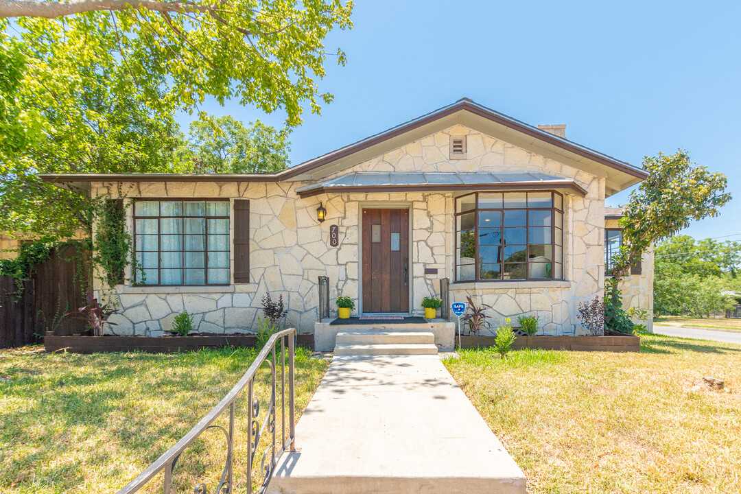 700 Dawson St in San Antonio, TX - Building Photo