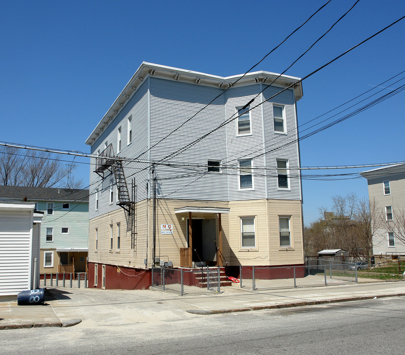 275 Front St in Woonsocket, RI - Building Photo