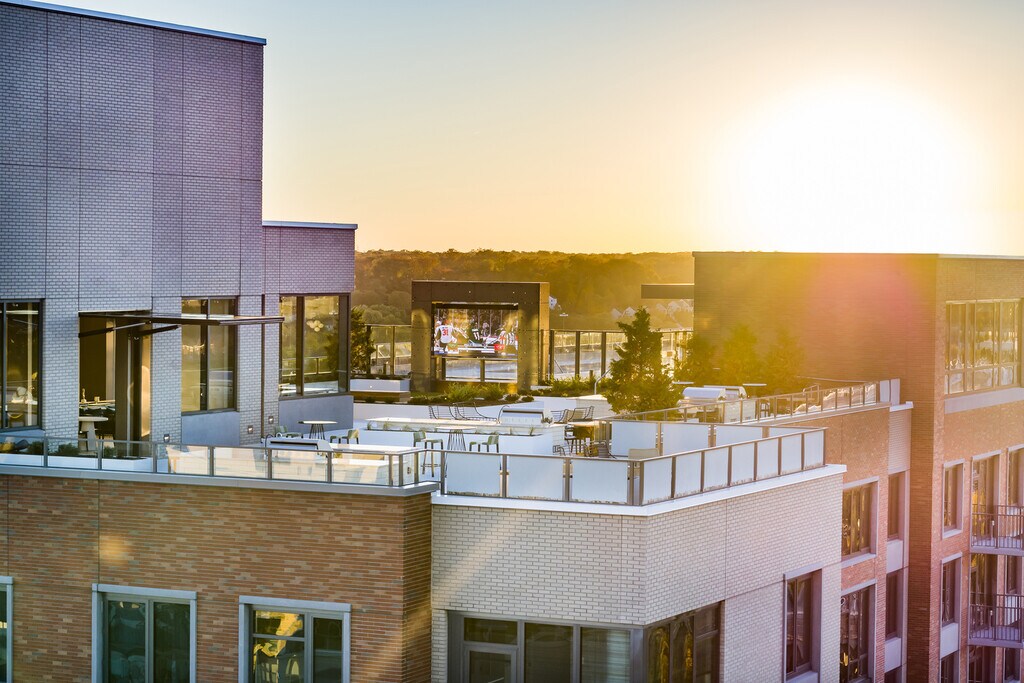 Dylan and Reese Alexandria, VA Apartments