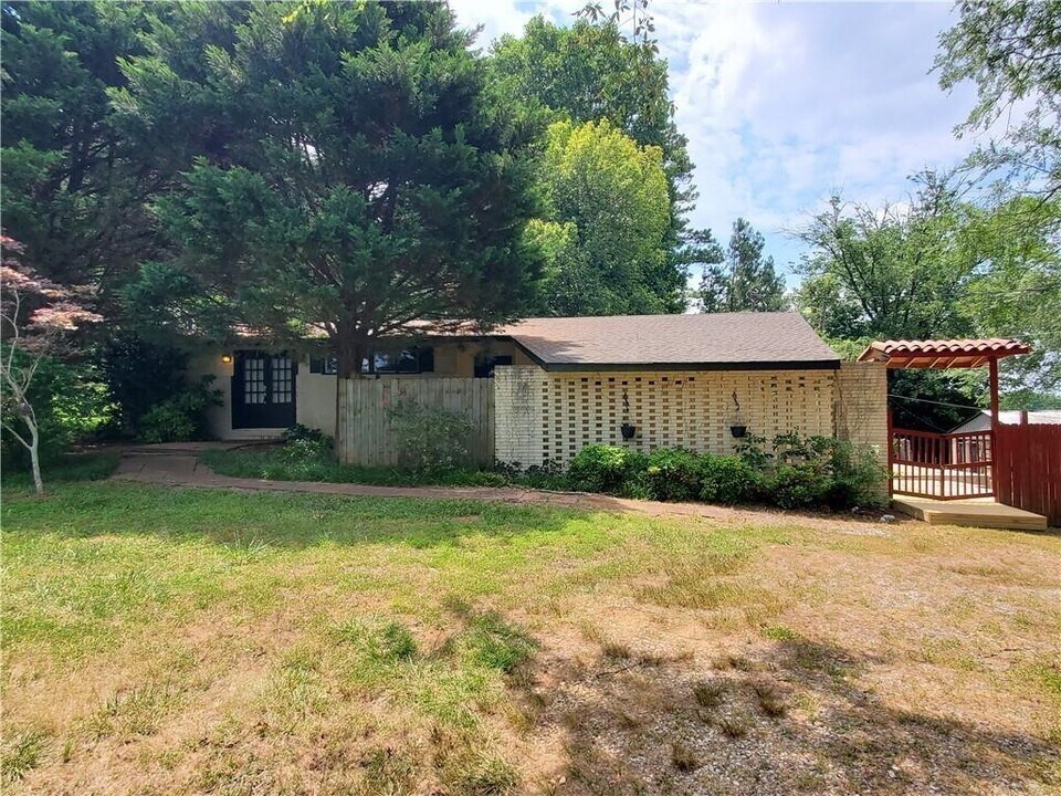 931 Auburn Rd in Dacula, GA - Building Photo