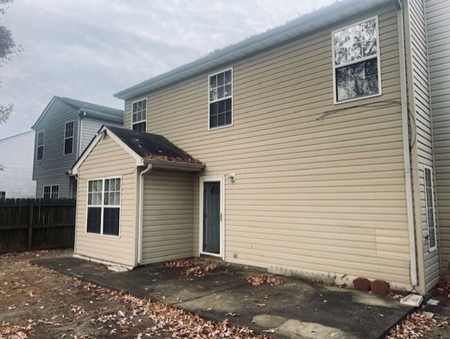 304 Bradmere Loop in Newport News, VA - Foto de edificio - Building Photo