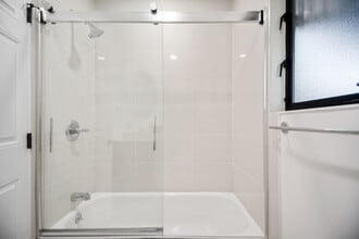 2170 Linnington Ave in Los Angeles, CA - Building Photo - Building Photo