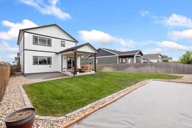 1495 S Plumeria Dr in Milliken, CO - Building Photo - Building Photo