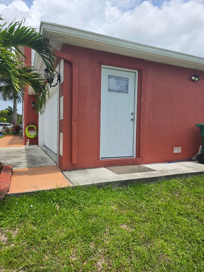 774 SW Colleen Ave in Port St. Lucie, FL - Building Photo - Building Photo