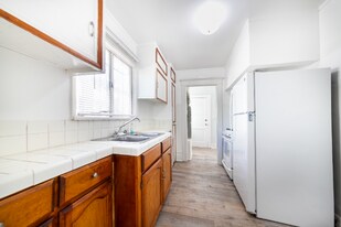 6622 Bonsallo Ave in Los Angeles, CA - Building Photo