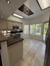 3073 Lamplighter St in Simi Valley, CA - Foto de edificio - Building Photo