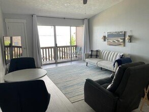 801 River Rd, Unit 1 in Montgomery, TX - Building Photo - Building Photo