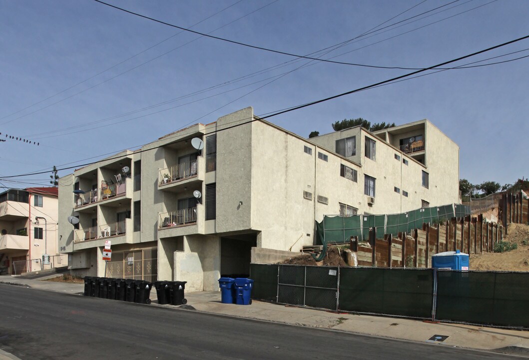 1045 Figueroa Ter in Los Angeles, CA - Foto de edificio