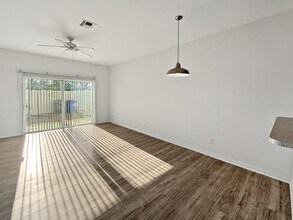 3612 Pine Oak Cir in Ft. Myers, FL - Building Photo - Building Photo