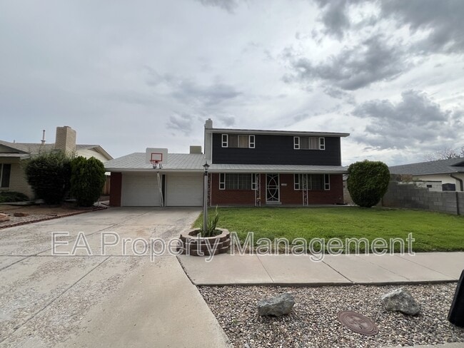 property at 11620 Versailles Ave NE