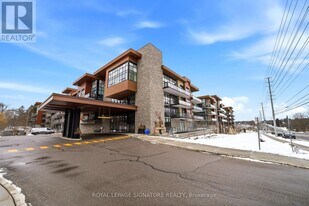 1575 Lakeshore Rd W in Mississauga, ON - Building Photo