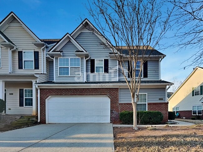 2341 Suwanee Pointe Dr