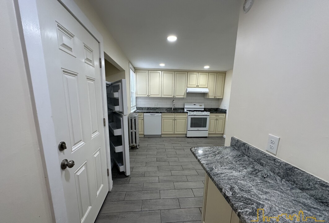 194 Kelton St, Unit 3 in Boston, MA - Building Photo