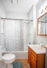 2330 Sumner St, Unit 1 in Lincoln, NE - Foto de edificio - Building Photo