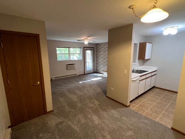 330 Cunat Blvd in Richmond, IL - Building Photo - Building Photo