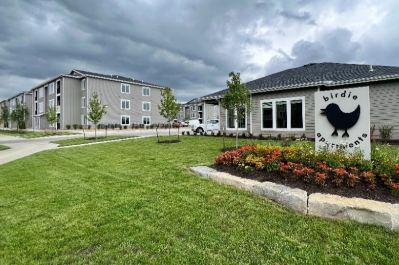 Birdie Apartments in Lawrence, KS - Foto de edificio