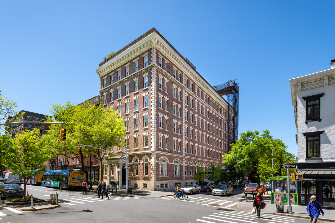 607 Hudson St in New York, NY - Foto de edificio