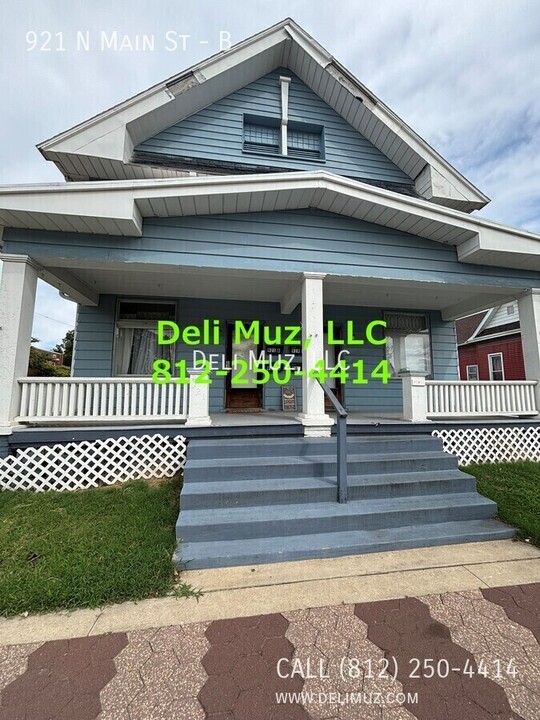 921 N Main St in Evansville, IN - Building Photo
