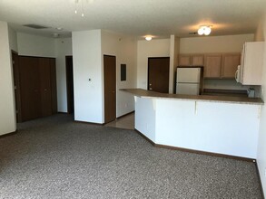 555 Highway 965 S, Unit 2 bedroom in North Liberty, IA - Foto de edificio - Building Photo