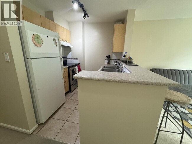 1420 W Georgia St in Vancouver, BC - Building Photo - Building Photo