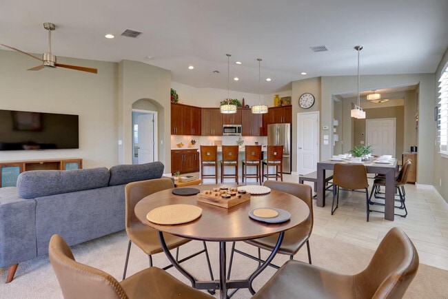 833 Gary Ln in Phoenix, AZ - Building Photo - Building Photo