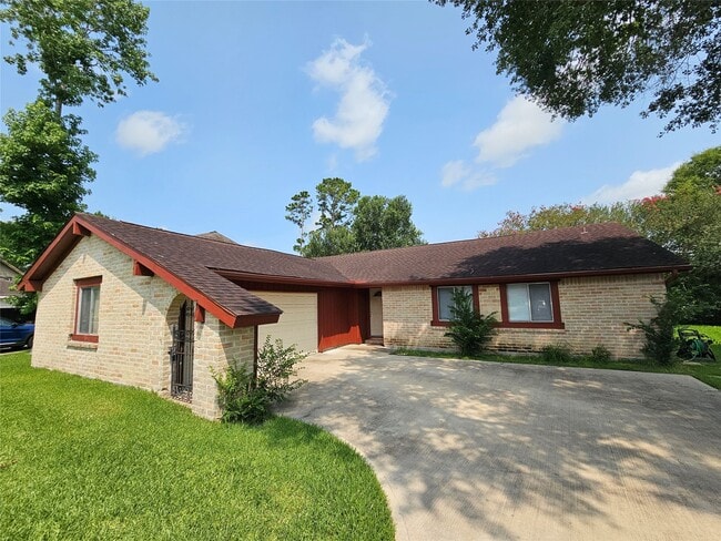 property at 221 Palm Aire Dr