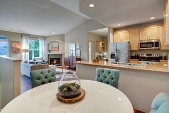 The Villas at Kennedy Creek Apartments in Tumwater, WA - Building Photo - Building Photo