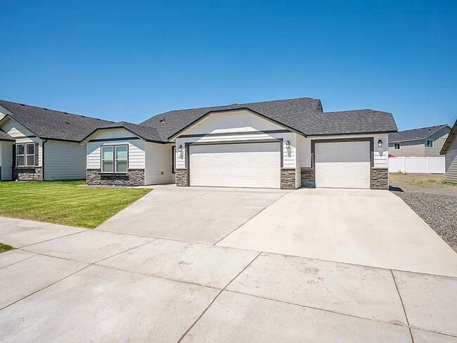 property at 4230 W Wood Ct