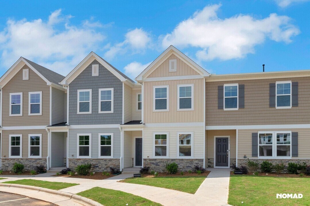 1223 Willow Tree Wy in Graham, NC - Building Photo