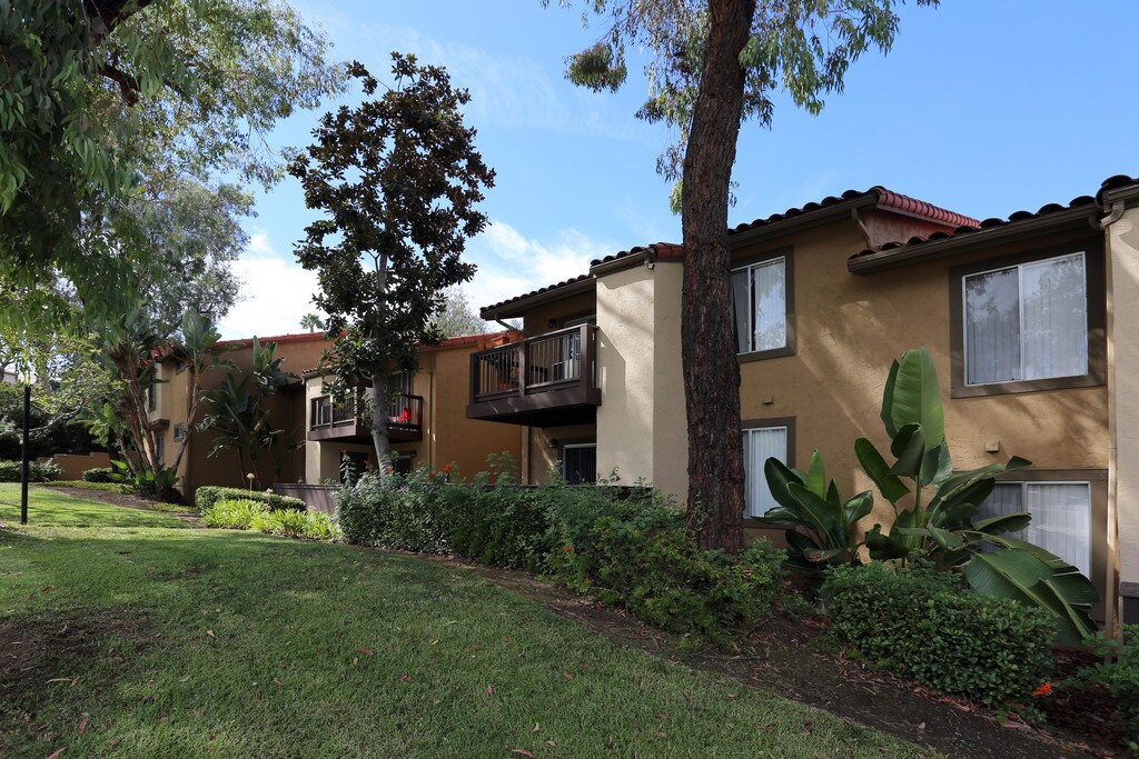 Bella Terra Vista, CA Apartments