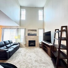 5362 Wildspring Dr in Lake In The Hills, IL - Building Photo - Building Photo