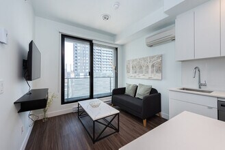 1415 Avenue Overdale in Montréal, QC - Building Photo - Building Photo