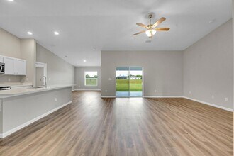 5884 NW Files Ct in Port St. Lucie, FL - Building Photo - Building Photo