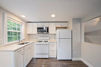 238 Neponset St in Canton, MA - Building Photo - Building Photo