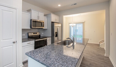 14145 Clayborn St in Midland, NC - Building Photo - Building Photo