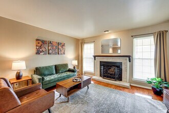 8702 Village Dr in San Antonio, TX - Building Photo - Building Photo