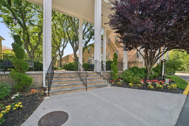 725 Joralemon St in Belleville, NJ - Building Photo - Building Photo