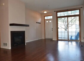17860 Cobblestone Way in Eden Prairie, MN - Building Photo