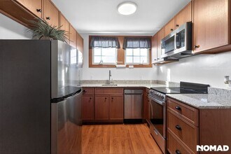 21 Hall Ave in Newport, RI - Building Photo - Building Photo