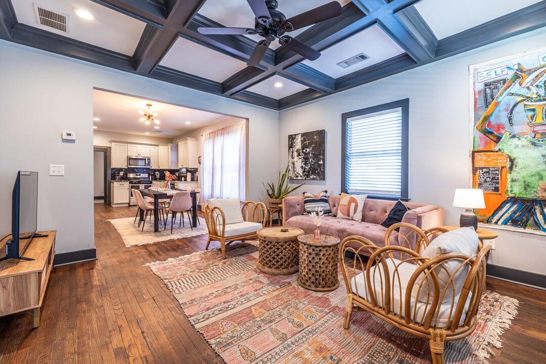 988 Mayson Turner Rd NW in Atlanta, GA - Building Photo