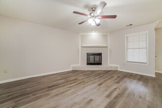 2106 Charles Bryan Rd in Memphis, TN - Building Photo - Building Photo