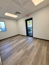 8821 Business Park Dr in Ft. Myers, FL - Building Photo - Building Photo