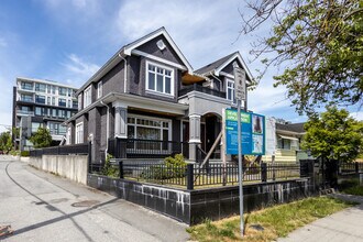 GEC Oakridge in Vancouver, BC - Building Photo - Building Photo