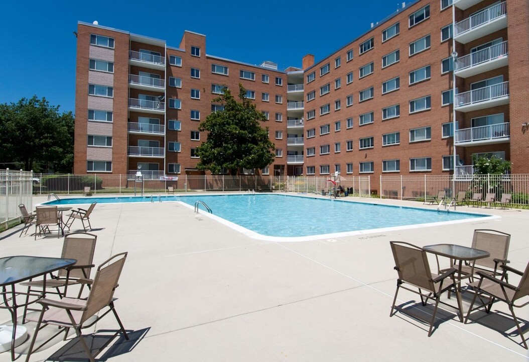 Marlow Garden and Towers in Temple Hills, MD - Building Photo